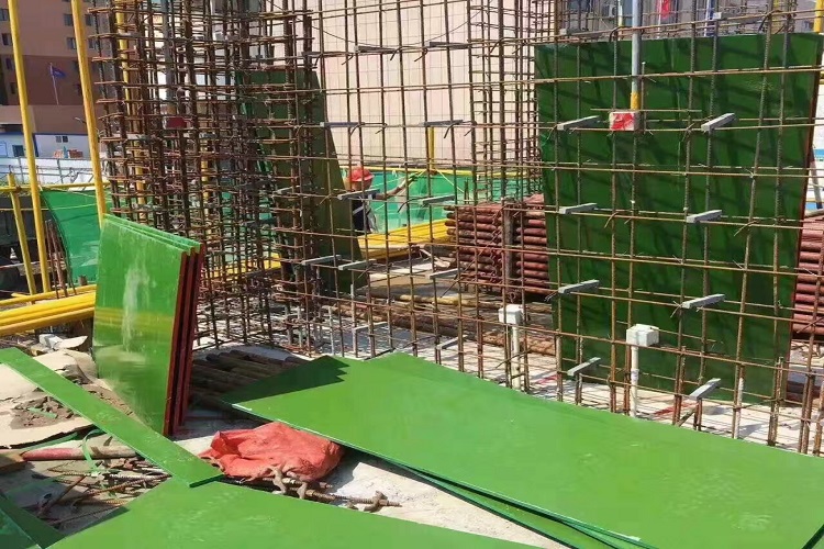 鋼化膜塑面建筑模板：提升建筑質(zhì)量和效率的首選之道