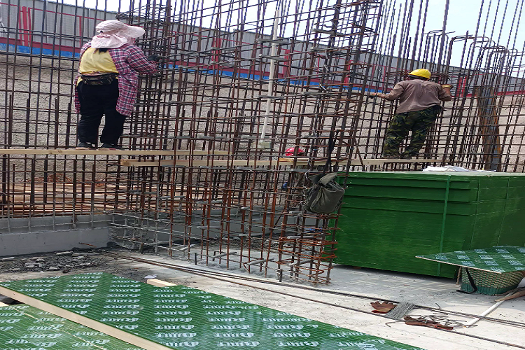 鋼化膜塑面建筑模板：提升建筑質(zhì)量和效率的產(chǎn)品